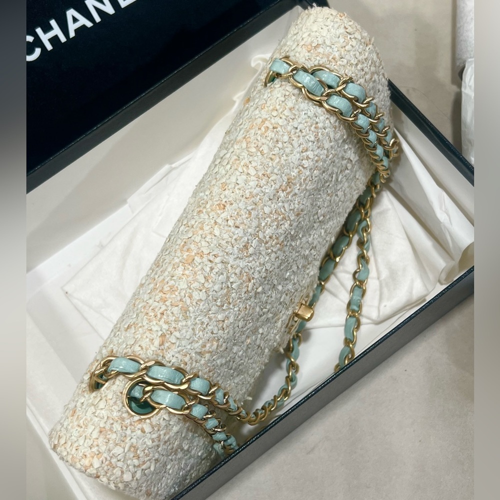 Chanel Classic Tweed Double Flap Bag - Picture 8 of 16
